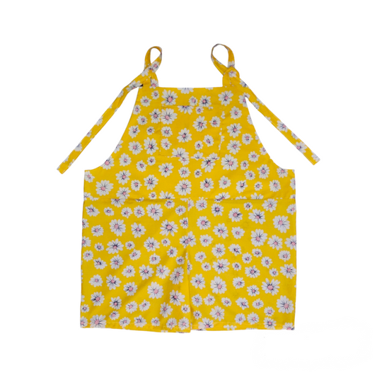 Daisy dungaree shorts- size 18-20